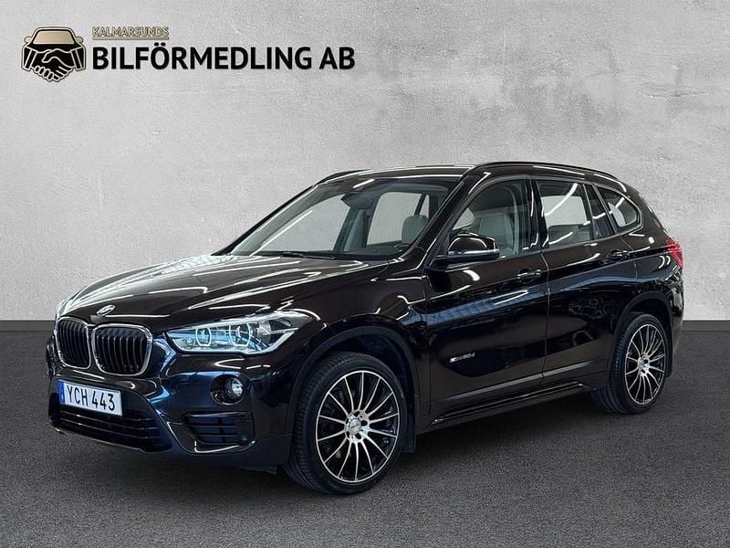 Brun Begagnad 2016 BMW X1 Sport Line SUV | 149 800 kr (Marknadspris) - Bild 1/4