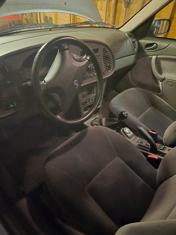 Begagnad Saab 9-3 150 HK (110 kW) 2003 Grå Halvkombi