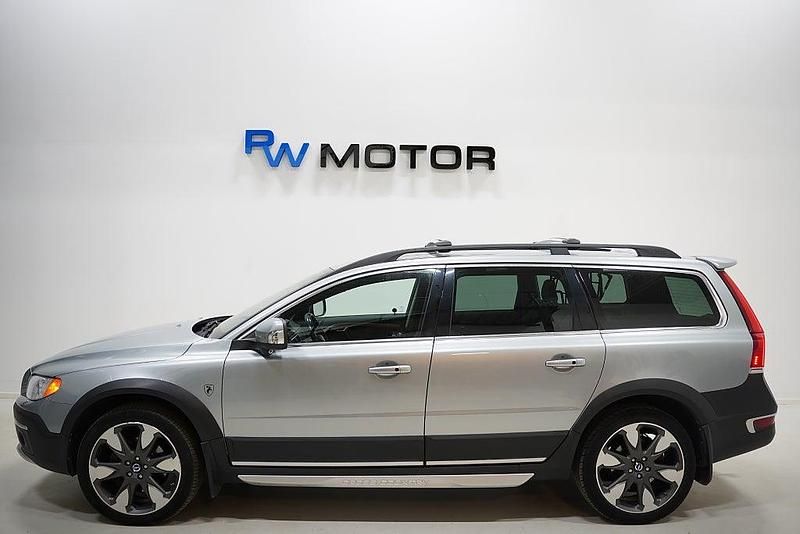 Begagnad Volvo XC70 Summum 215 HK (158 kW) 2014 Silver Kombi