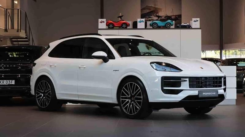 Vit Ny 2026 Porsche Cayenne SUV | 1 357 200 kr - Bild 1/1