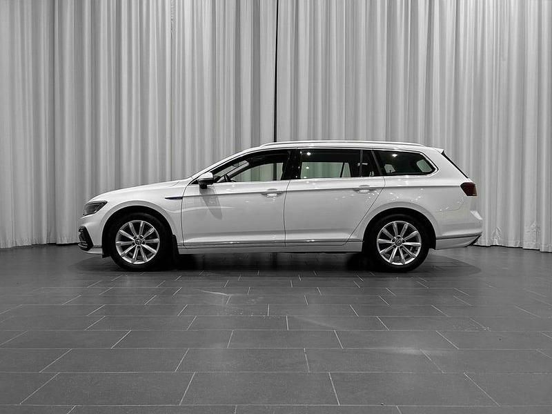 Begagnad VW Passat GTE 156 HK (114 kW) 2021 Pure white (stängd för ny