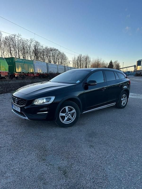 Begagnad Volvo V60 CC 150 HK (110 kW) 2016 Kombi