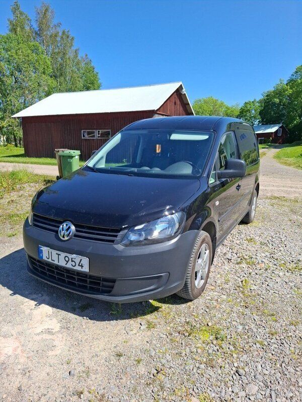 Svart Begagnad 2014 VW Caddy Maxi Minibuss | 119 000 kr (Marknadspris) - Bild 1/4