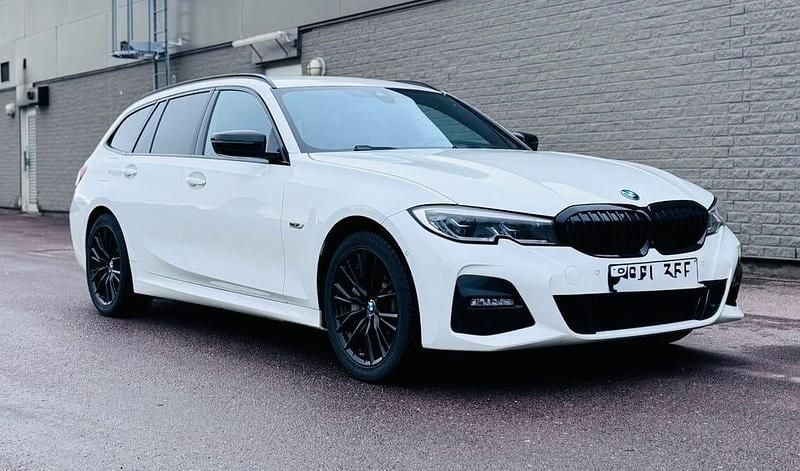 Begagnad 2022 BMW 330 M Sport Kombi | 285 000 kr (Marknadspris) - Bild 1/4