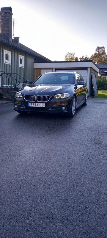 Brun Begagnad 2015 BMW 520 Kombi | 150 500 kr (Bra pris) - Bild 1/4