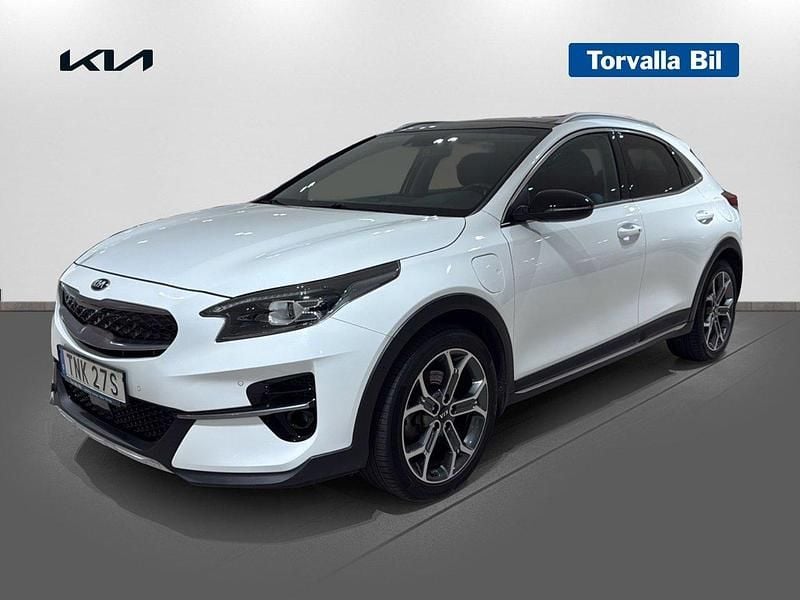 Vit (deluxe white) Begagnad 2020 Kia XCeed 2 SUV | 229 900 kr (Marknadspris) - Bild 1/3