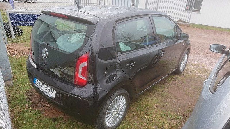 Begagnad VW up! high up! 75 HK (55 kW) 2016 Svart Halvkombi