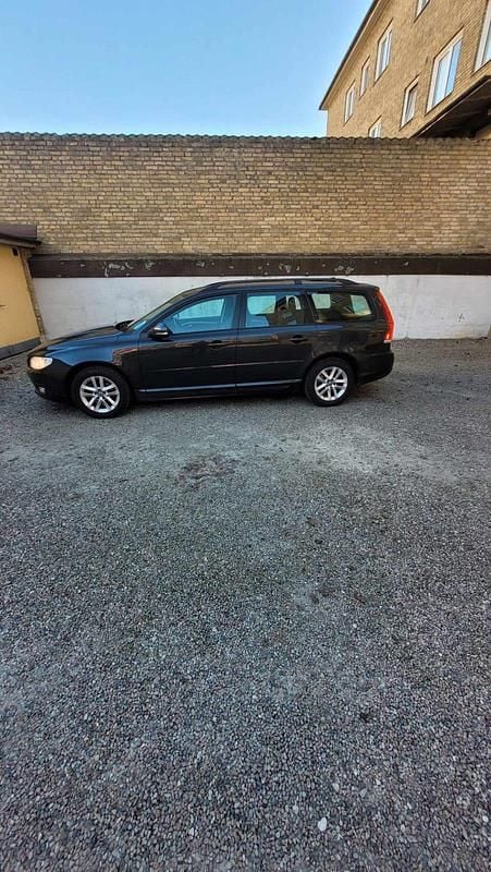 Begagnad 2016 Volvo V70 Kombi | 118 000 kr (Marknadspris) - Bild 1/4