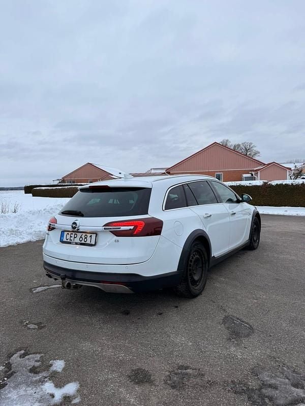 Begagnad Opel Insignia Country Tourer 170 HK (125 kW) 2017 Kombi
