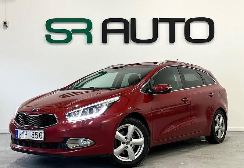 Röd Begagnad 2012 Kia Ceed Sportswagon Kombi | 124 900 kr (Lite dyr) - Bild 1/4