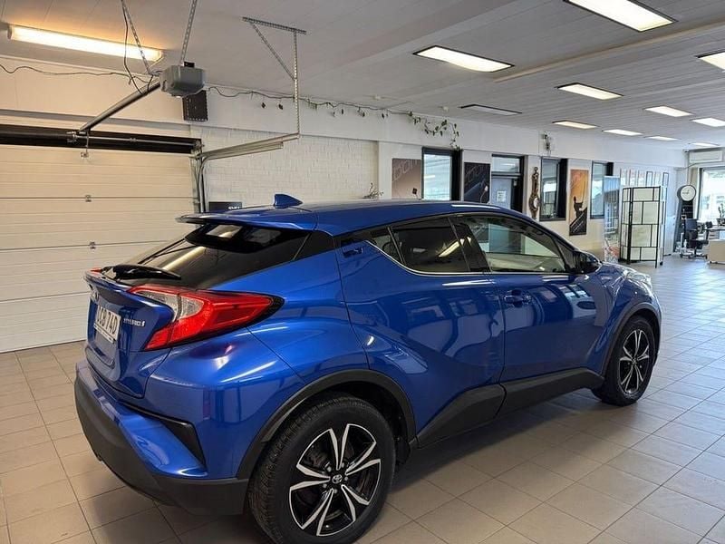 Begagnad Toyota C-HR Edition 122 HK (89 kW) 2019 Blå SUV