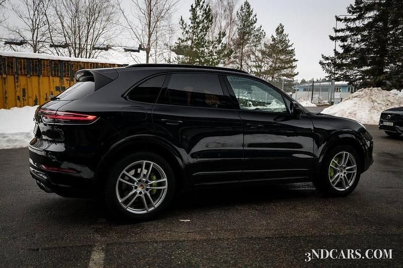 Begagnad Porsche Cayenne 462 HK (339 kW) 2020 Svart SUV