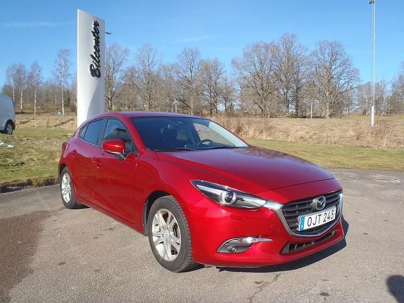 Begagnad Mazda 3 Inclusive 120 HK (88 kW) 2016 Röd metallic Halvkombi