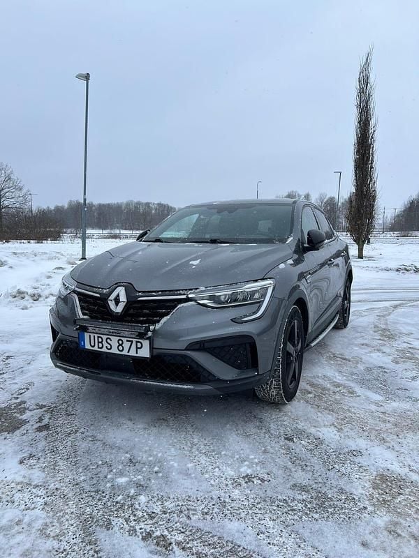 Begagnad Renault Arkana 143 HK (105 kW) 2022 SUV