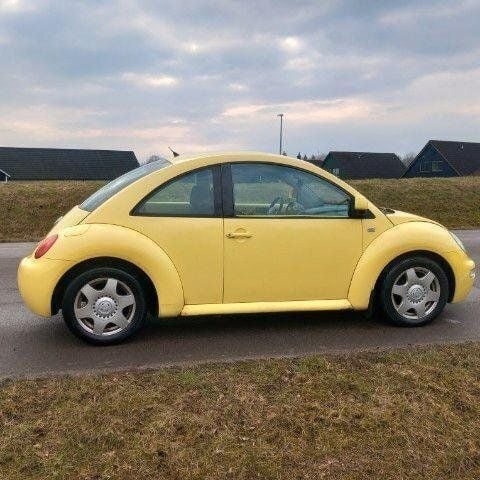 Begagnad VW New Beetle Comfortline 116 HK (85 kW) 2000 Halvkombi
