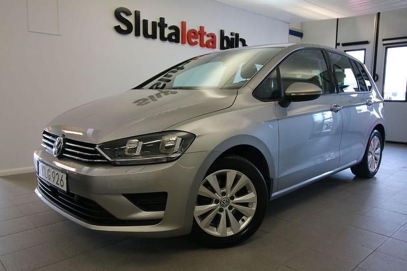 Silver (beige metallic) Begagnad 2017 VW Golf VII S Halvkombi | 157 900 kr (Marknadspris) - Bild 1/4