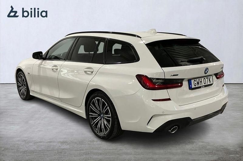 Begagnad BMW 330 M Sport 292 HK (214 kW) 2022 Vit Kombi