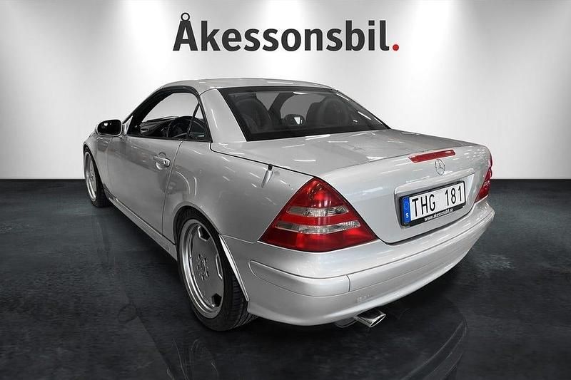 Begagnad Mercedes SLK320 218 HK (160 kW) 2000 Silver Cab