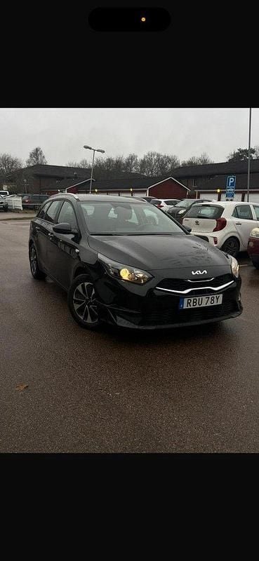 Svart Begagnad 2025 Kia Ceed Sportswagon Kombi | 247 000 kr (Superpris) - Bild 1/4