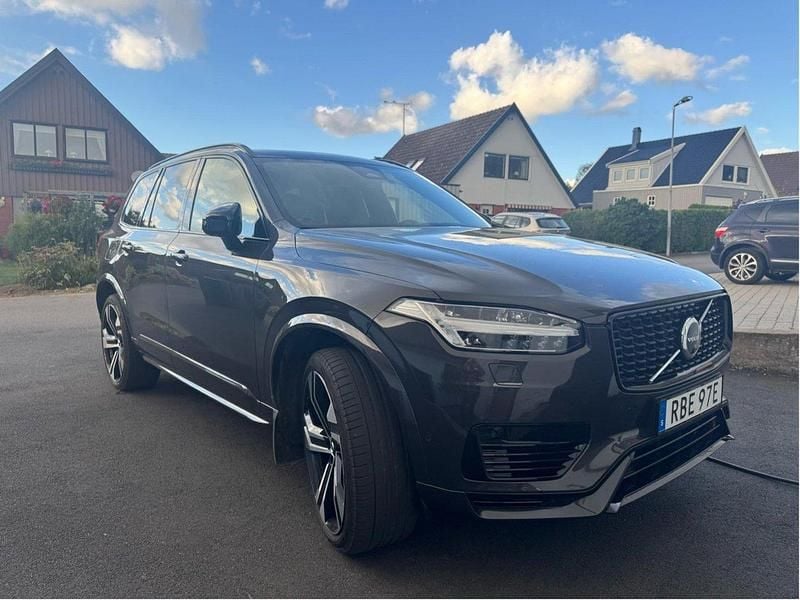 Grå Begagnad 2025 Volvo XC90 SUV | 790 000 kr (Marknadspris) - Bild 1/1