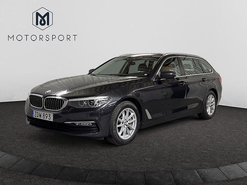 Grå metallic Begagnad 2018 BMW 530 Kombi | 259 900 kr (Bra pris) - Bild 1/3