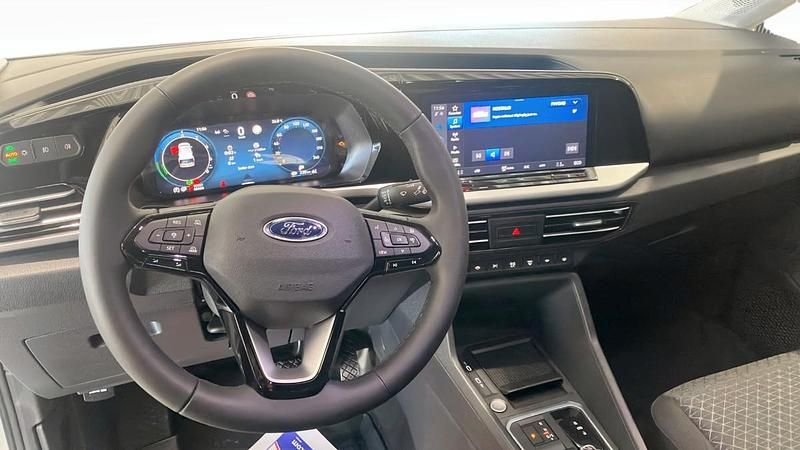 Begagnad Ford Transit Limited 2024 Frozen white