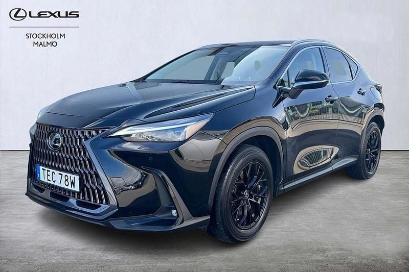 Svart Begagnad 2022 Lexus NX450h+ Business Edition SUV | 499 000 kr (Superpris) - Bild 1/4