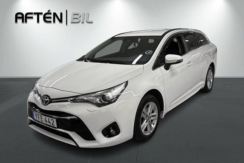 Vit Begagnad 2016 Toyota Avensis Active Kombi | 189 800 kr (Marknadspris) - Bild 1/3