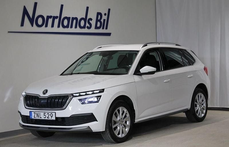 Vit (candy white) Begagnad 2022 Skoda Kamiq SUV | 234 900 kr (Marknadspris) - Bild 1/4