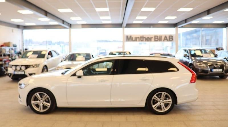 Begagnad Volvo V90 Kinetic 190 HK (139 kW) 2018 Vit Kombi