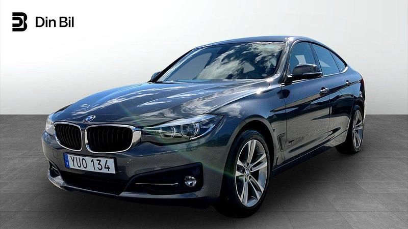 Grå Begagnad 2018 BMW 320 Gran Turismo Sedan | 229 900 kr (Marknadspris) - Bild 1/4