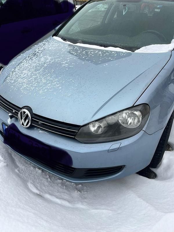 Begagnad VW Golf VI 105 HK (77 kW) 2011 Halvkombi