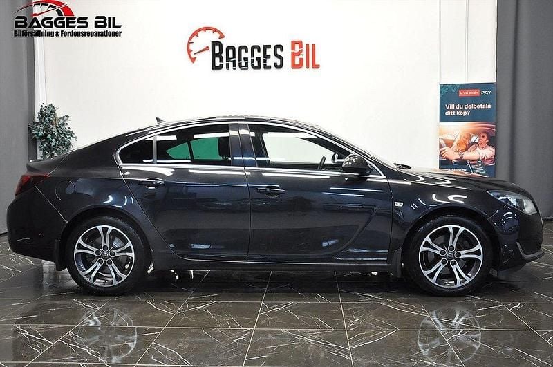 Svart Begagnad 2015 Opel Insignia Sedan | 109 900 kr - Bild 1/4