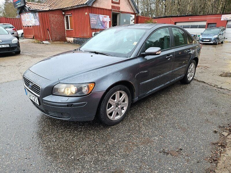 Begagnad Volvo S40 Kinetic 126 HK (92 kW) 2006 Grå Sedan