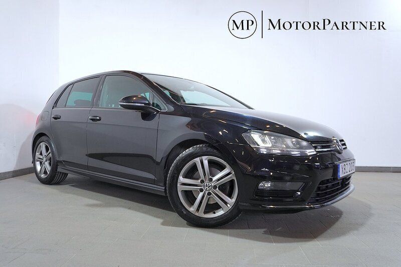 Svart Begagnad 2015 VW Golf VII R-line Halvkombi | 169 900 kr (Lite dyr) - Bild 1/4