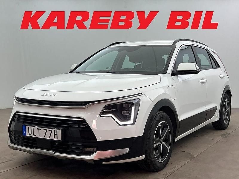 Vit Begagnad 2022 Kia Niro SUV | 204 900 kr (Marknadspris) - Bild 1/3