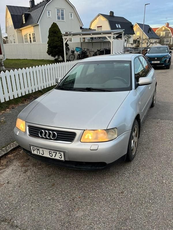 Begagnad 2003 Audi A3 Halvkombi | 9 000 kr (Marknadspris) - Bild 1/4