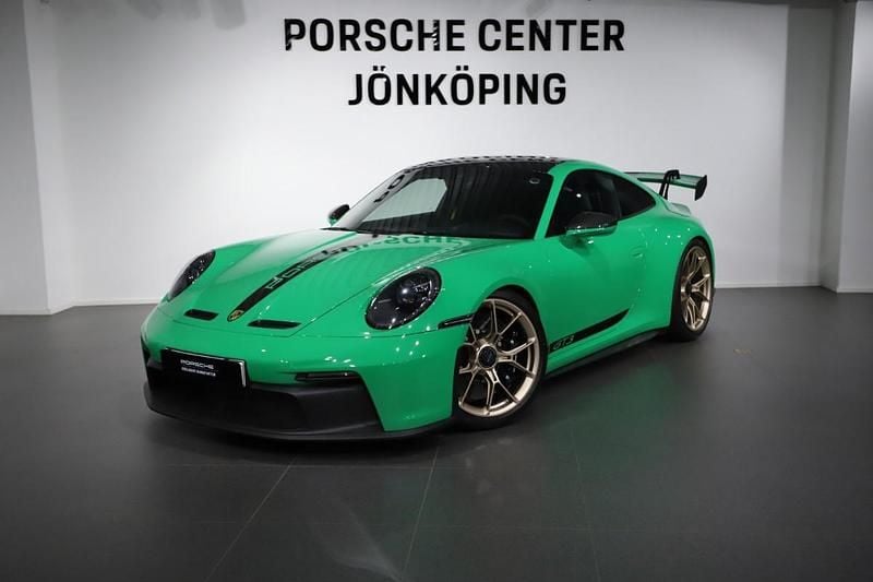 Grön (green) Begagnad 2022 Porsche 911 GT3 Sportkupé | 2 195 000 kr (Marknadspris) - Bild 1/4