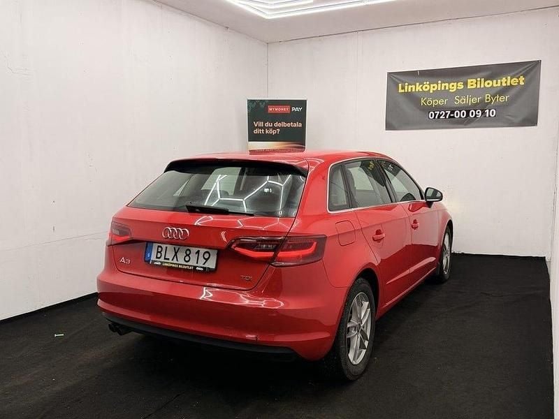 Begagnad Audi A3 Attraction 150 HK (110 kW) 2014 Röd