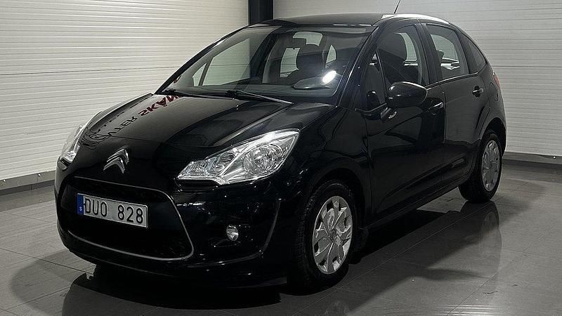 Svart Begagnad 2012 Citroën C3 Halvkombi | 64 900 kr (Marknadspris) - Bild 1/4