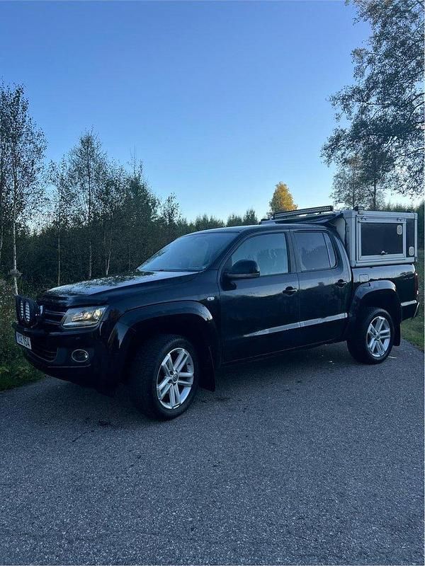 Svart Begagnad 2016 VW Amarok Highline Pickup | 269 000 kr - Bild 1/4