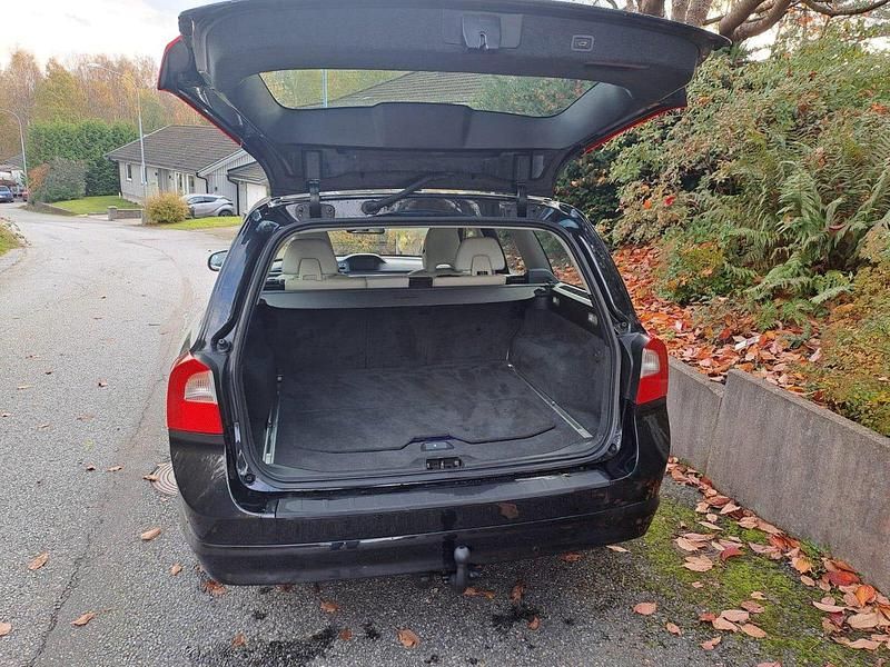 Svart Begagnad 2013 Volvo V70 Summum Kombi | 91 500 kr - Bild 1/3