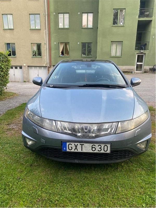 Blå Begagnad 2008 Honda Civic Executive Halvkombi | 49 000 kr (Bra pris) - Bild 1/4