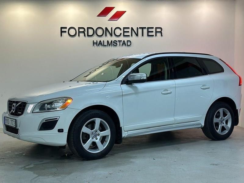 Vit Begagnad 2012 Volvo XC60 R-Design SUV | 138 900 kr (Marknadspris) - Bild 1/4