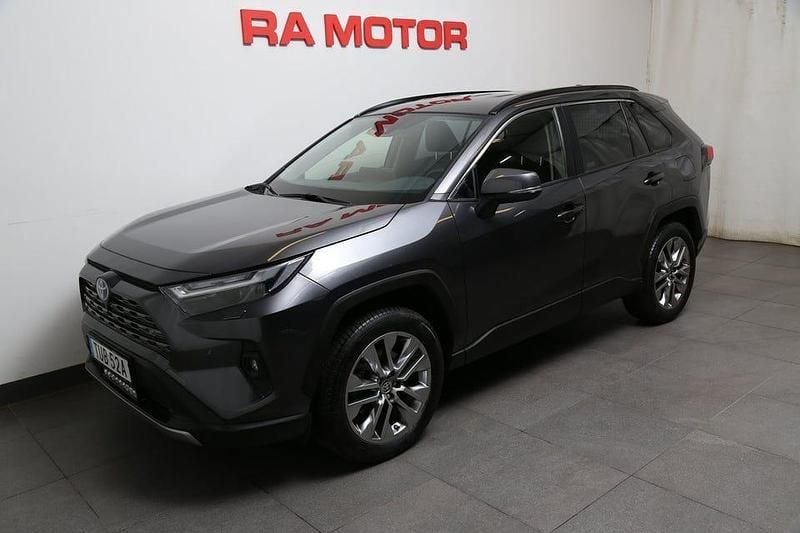 Grå metallic Begagnad 2024 Toyota RAV4 Hybrid Executive SUV | 419 900 kr (Marknadspris) - Bild 1/2