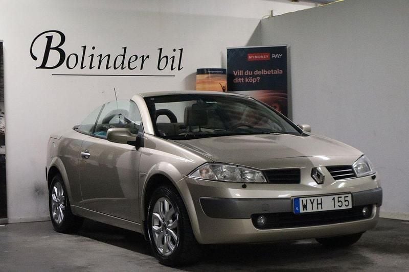 Ljusgrå Begagnad 2005 Renault Mégane Cabriolet Cab | 38 900 kr (Marknadspris) - Bild 1/4