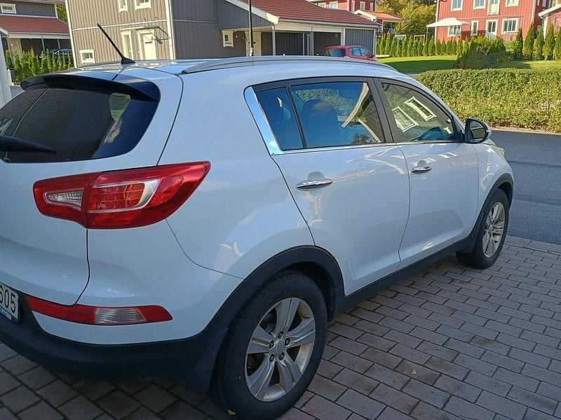 Vit Begagnad 2012 Kia Sportage Comfort SUV | 77 500 kr (Bra pris) - Bild 1/4