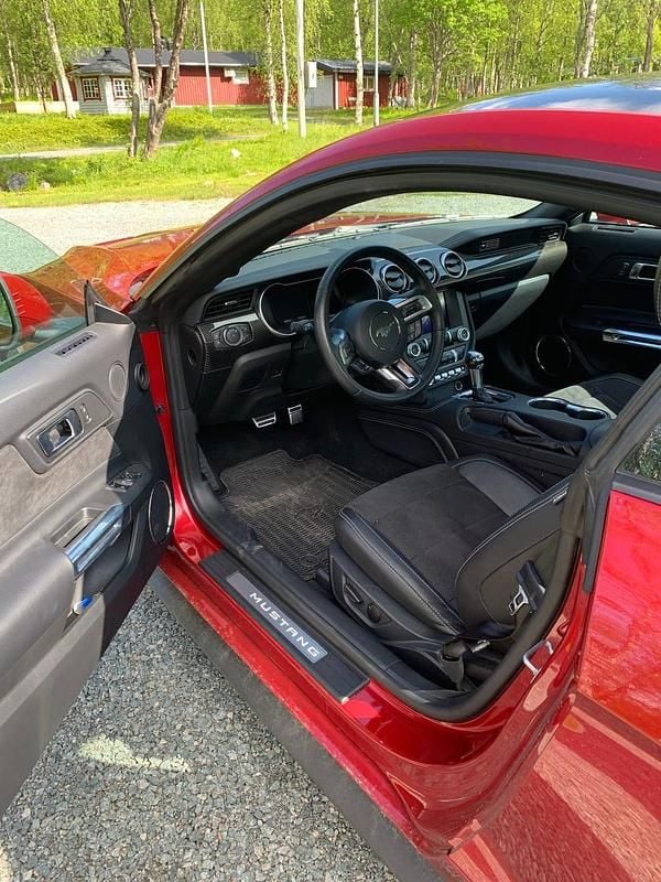 Begagnad Ford Mustang GT 455 HK (334 kW) 2020 Röd metallic