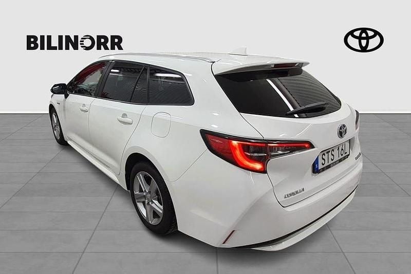 Begagnad Toyota Corolla Style 124 HK (91 kW) 2019 Vit Kombi