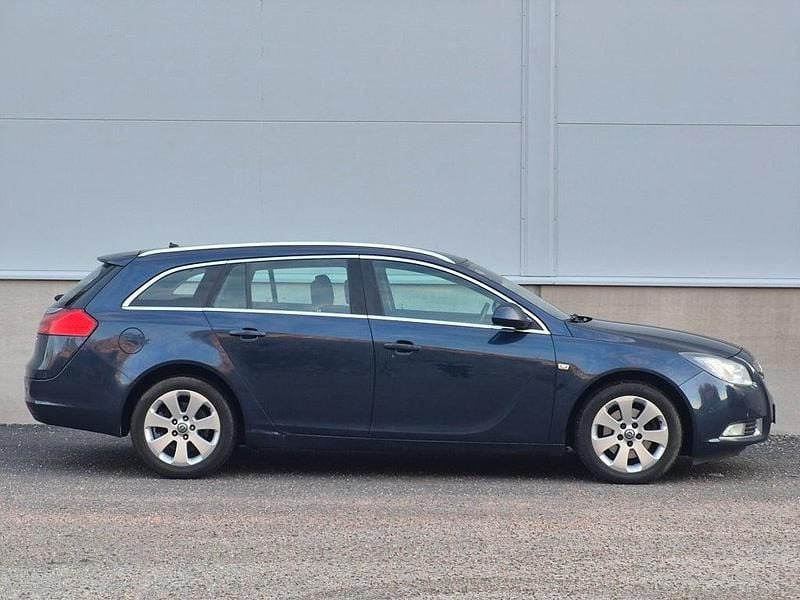 Blå Begagnad 2009 Opel Insignia Edition Kombi | 39 900 kr (Marknadspris) - Bild 1/4